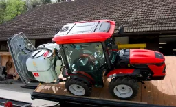 Tilt testing of AGT 1060 tractors